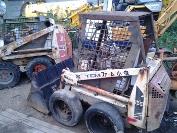 รถตักล้อยาง BOBCAT  เครื่องดีเซล 2 สูบ KUBOTA  = ราคา 88,000 บาท