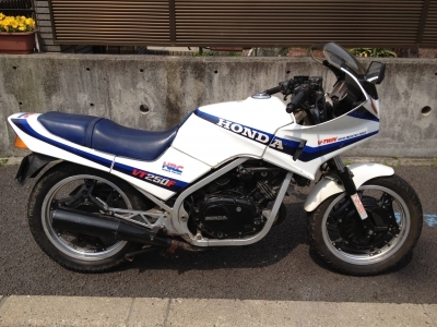 รับซื้อซาก Honda VT250F + เล่ม-โอน หรืออย่างใดอย่างหนึ่ง
