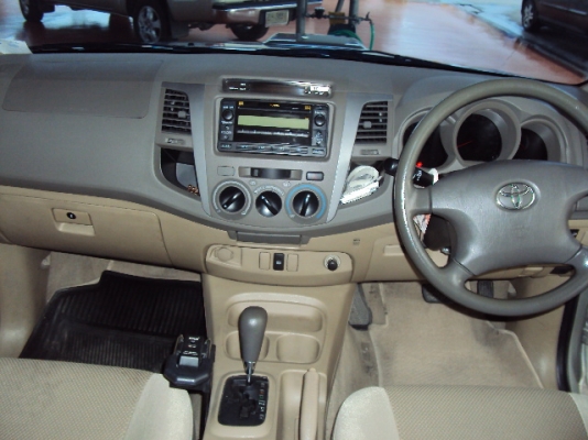 ฟรี หลังคาแครี่บอย เสมอเก๋ง  TOYOTA HILUX VIGO DBL 3.0 G AT 2010