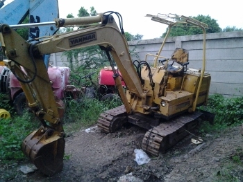 ต้อนรับ AEC กับโปรโมชั่น - รถขุด สภาพดี YANMAR YB25L ขนาด 25 แรง ราคา เหลือเพียง 175,000 บาท