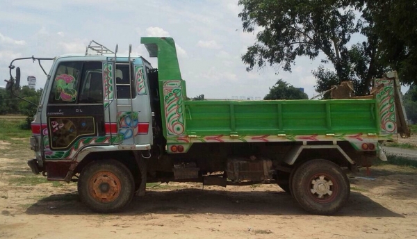 ISUZU ROCKY FRR 175 HP 6BG1 หกล้อดั๊มพ์ กระบะดั๊มพ์เหล็ก 6 ตันความยาว 3.60 เมตรสภาพสวย ภายในเก๋งสวยครบ พวงมาลัยเพาเวอร์ ระบบเบรคทริ๊ปฟี้ ช่วงล่างคัชซีไม่มีดาม ยาง 8.25 ขอบ 16 สภาพดีพร้อมบรรทุกพร้อมใช้งาน เอกสารทะเบียนครบพร้อมโอน ราคาต่อรองได้ครับ