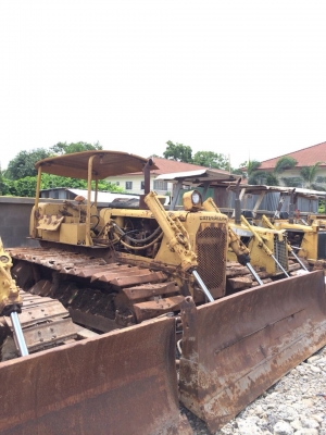 ขายรถแทรกเตอร์ D-4D จำนวน 2 คัน สภาพใช้งานได้