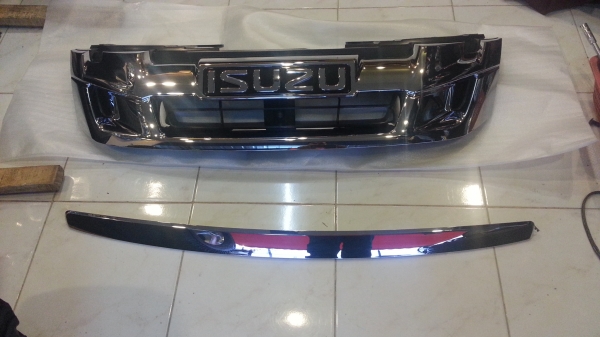 หน้ากระจัง All new d max ของแท้ 3200 หน้ากระจัง All new d max ของแท้ 3200