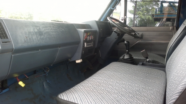 กระบะบรรทุก 6 ล้อ อีซูซุ รุ่นสั่งลุย  115 แรงม้า มือสอง