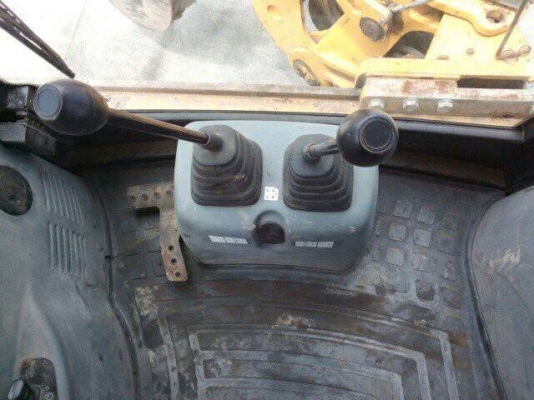 Komatsu WB93R รถตักหน้าขุดหลัง