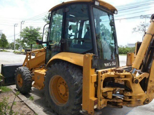 Komatsu WB93R รถตักหน้าขุดหลัง