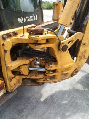 Komatsu WB93R รถตักหน้าขุดหลัง