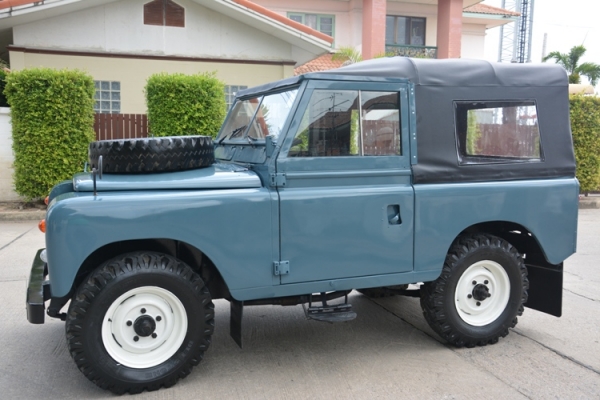 ขายรถ Land Rover สวยๆ พร้อมทะเบียนสวยเลขนำโชค