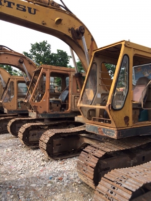 ขายรถแบกโฮ KOMATSU PC 100 รุ่น 2 มีหลายคัน