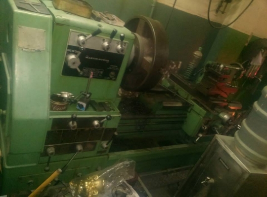 ขายครับขายเครื่องกลึงขนาด 6 ฟุต รุ่นหนัก 3 เพลา มีเบรค สวิงประมาณ 90 cm ต้าชิง ไต้หวัน สภาพใช้งาน 165000 บาท 0814583376 ช่างเอก มีบริการจัดส่งทั่วประเทศ