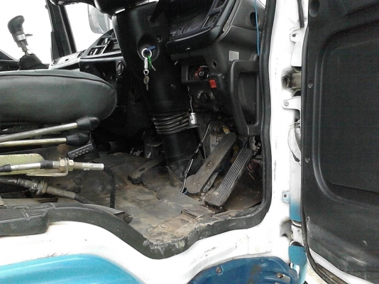 ขายรถสิ้บล้อ210เครื่ิอง240เทอรโบเกียรฟูเลอรทะเบียนพร้อม. หัวเด้ก้าสวย