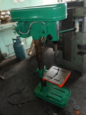 ขายครับขายแท่นเจาะสว่านตั่งพื้น เบอร์ 3 ญี่ห้อ king รุ่น ksd 420 ไฟ 380 V สภาพใช้งาน สาดสีใหม่ 12000 บาท 0814583376 ช่างเอก มีบริการจัดส่งทั่วประเทศ
