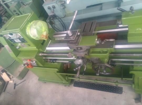 ขายครับขายเครื่องกลึงขนาด 4 ฟุต เบา 3 พลา มีเบรค ญี่ห้อ tashing 500 A สภาพบิ้วใหม่ พร้อมใช้ 0814583376 ช่างเอก