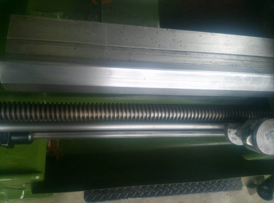 ขายครับขายเครื่องกลึงขนาด 4 ฟุต เบา 3 พลา มีเบรค ญี่ห้อ tashing 500 A สภาพบิ้วใหม่ พร้อมใช้ 0814583376 ช่างเอก