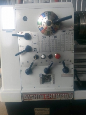 ายครับขายเครื่องกลึงไต้หวัน ยี่ห้อ dashin 3 เพลา เบรค สภาพบิวใหม่ 0814583376 ช่างเอก