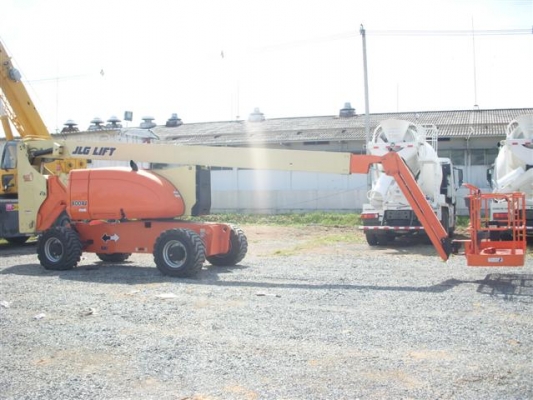 ขายด่วน รถกระเช้าบูมหักศอก 24 เมตร JLG มือสอง รุ่น 800A