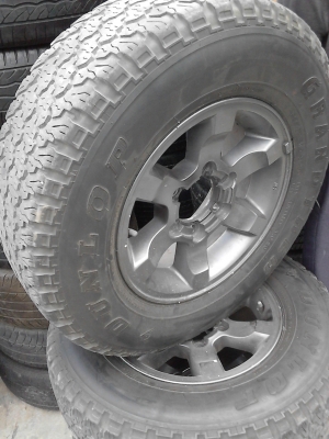 ขอบ 15 พร้อมยาง DUNLOP GRANDTREK 235/70R15 ขาย 4 ล้อ 4800 บาท TEL.081-427-3941 ขอบ 15 พร้อมยาง DUNLOP GRANDTREK 235/70R15 ขาย 4 ล้อ 4800 บาท TEL.081-427-3941