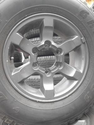 ขอบ 15 พร้อมยาง DUNLOP GRANDTREK 235/70R15 ขาย 4 ล้อ 4800 บาท TEL.081-427-3941 ขอบ 15 พร้อมยาง DUNLOP GRANDTREK 235/70R15 ขาย 4 ล้อ 4800 บาท TEL.081-427-3941