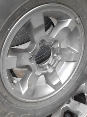 ขอบ 15 พร้อมยาง DUNLOP GRANDTREK 235/70R15 ขาย 4 ล้อ 4800 บาท TEL.081-427-3941 ขอบ 15 พร้อมยาง DUNLOP GRANDTREK 235/70R15 ขาย 4 ล้อ 4800 บาท TEL.081-427-3941