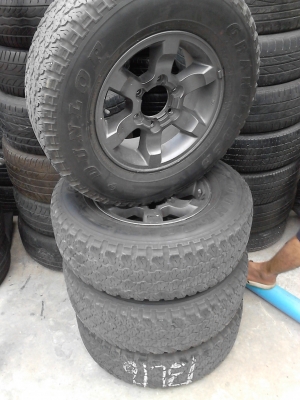 ขอบ 15  พร้อมยาง DUNLOP GRANDTREK  235/70R15  ขาย 4 ล้อ 4800 บาท TEL.081-427-3941