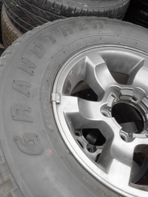 ขอบ 15 พร้อมยาง DUNLOP GRANDTREK 235/70R15 ขาย 4 ล้อ 4800 บาท TEL.081-427-3941 ขอบ 15 พร้อมยาง DUNLOP GRANDTREK 235/70R15 ขาย 4 ล้อ 4800 บาท TEL.081-427-3941