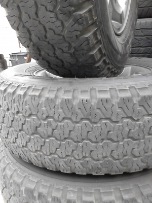 ขอบ 15 พร้อมยาง DUNLOP GRANDTREK 235/70R15 ขาย 4 ล้อ 4800 บาท TEL.081-427-3941 ขอบ 15 พร้อมยาง DUNLOP GRANDTREK 235/70R15 ขาย 4 ล้อ 4800 บาท TEL.081-427-3941