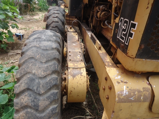 ขายด่วนรถเกรดCAT12Fรถสภาพพร้อมใช้งานเครืองดีตัวรถสวย