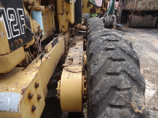 ขายด่วนรถเกรดCAT12Fรถสภาพพร้อมใช้งานเครืองดีตัวรถสวย