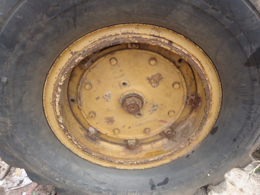 ขายด่วนรถเกรดCAT12Fรถสภาพพร้อมใช้งานเครืองดีตัวรถสวย