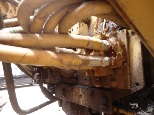 ขายด่วนรถเกรดCAT12Fรถสภาพพร้อมใช้งานเครืองดีตัวรถสวย