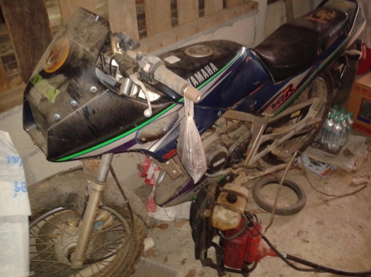 ขายYAMAHA VR R 150 สีน้ำเงินรถจอดนานไม่ได้ใช้งาน