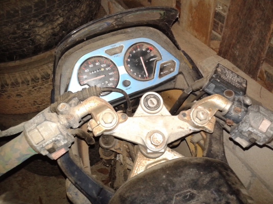 ขายYAMAHA VR R 150 สีน้ำเงินรถจอดนานไม่ได้ใช้งาน