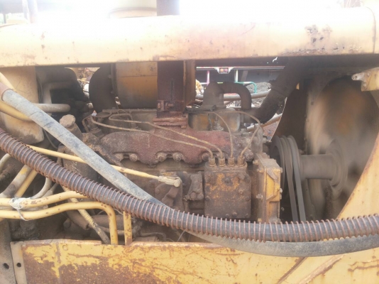 ขายรถแทรกเตอร์D4สภาพดีพร้อมใช้งาน