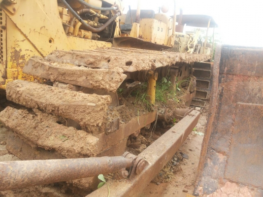 ขายรถแทรกเตอร์D4สภาพดีพร้อมใช้งาน