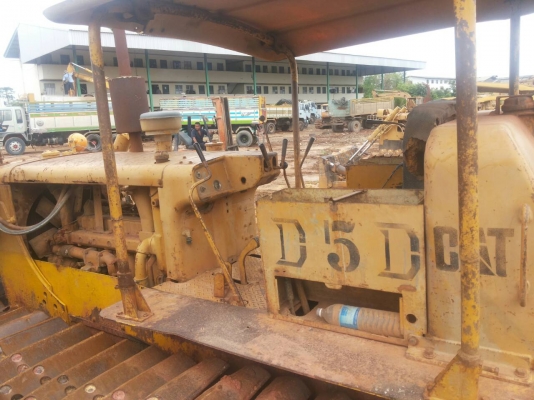 ขายรถแทรกเตอร์D5Dพร้อมใช้งาน ขายรถแทรกเตอร์D5Dพร้อมใช้งาน