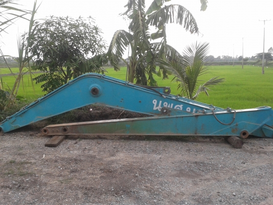 ขายชุดบูมยาว12เมตรครับพร้อมบุ๋งกี๋ใส่กับโกเบ120ครับ