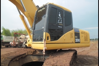 แมคโคร PC 200 รุ่น 7