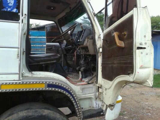 ขายรถบรรทุกสิบล้อ ISUZU JUMBO เครื่อง 6SA1 - 210 แรง ช่วงล่าง 240 แอร์พร้อม ยางดีทุกเส้น