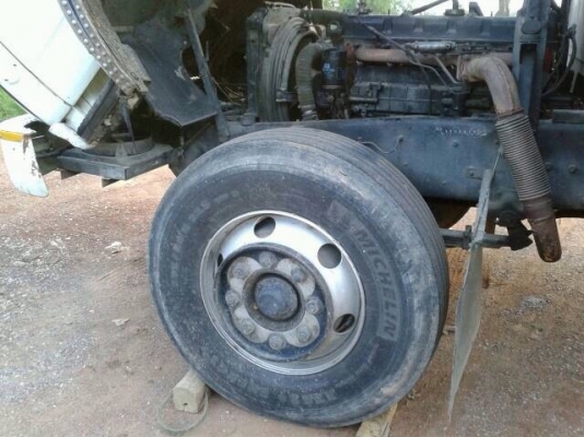 ขายรถบรรทุกสิบล้อ ISUZU JUMBO เครื่อง 6SA1 - 210 แรง ช่วงล่าง 240 แอร์พร้อม ยางดีทุกเส้น