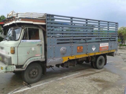 ขายรถบรรทุกหกล้อ HINO KM545 เครื่อง 4 สูบ WO4D - 117 แรง  กระบะคาร์โก้ยาว 5.5 เมตร เฟืองท้าย F