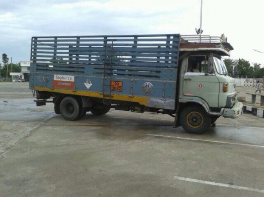 ขายรถบรรทุกหกล้อ HINO KM545 เครื่อง 4 สูบ WO4D - 117 แรง  กระบะคาร์โก้ยาว 5.5 เมตร เฟืองท้าย F