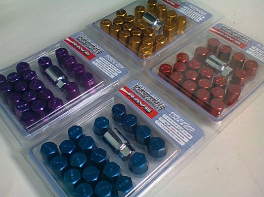 น็อตแต่งล้อ RAYS