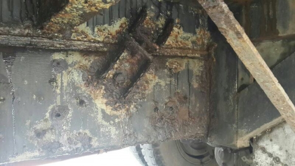 รถมิตซู 10 ล้อ ท้ายลาด FN527M - A  / 190 แรงม้า  ( บรรทุกแท่งน้ำ )  สนใจติดต่อ  081 - 6079515