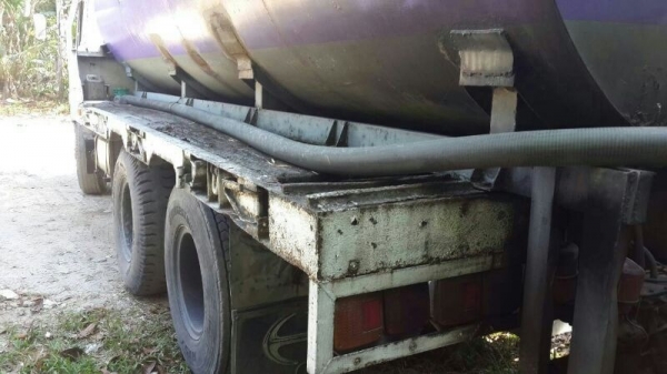 รถมิตซู 10 ล้อ ท้ายลาด FN527M - A  / 190 แรงม้า  ( บรรทุกแท่งน้ำ )  สนใจติดต่อ  081 - 6079515