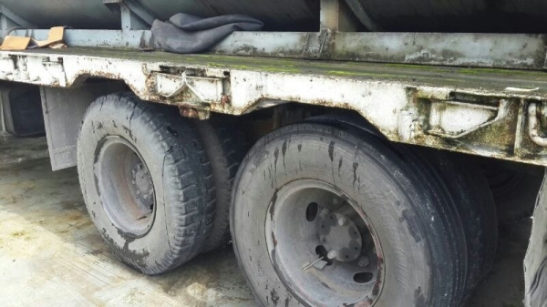 รถมิตซู 10 ล้อ ท้ายลาด FN527M - A  / 190 แรงม้า  ( บรรทุกแท่งน้ำ )  สนใจติดต่อ  081 - 6079515