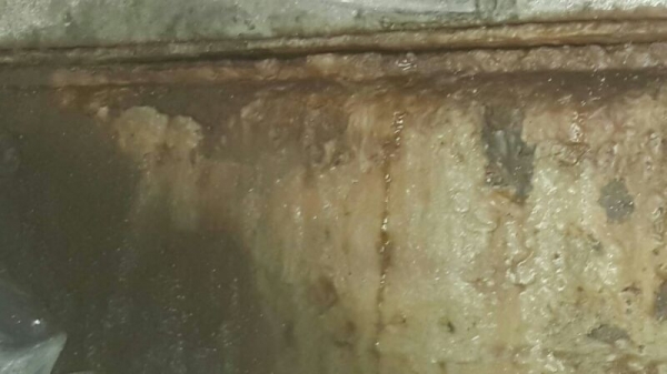 รถมิตซู 10 ล้อ ท้ายลาด FN527M - A  / 190 แรงม้า  ( บรรทุกแท่งน้ำ )  สนใจติดต่อ  081 - 6079515