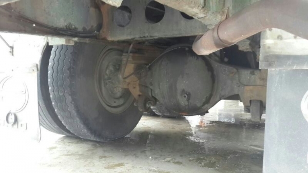 รถมิตซู 10 ล้อ ท้ายลาด FN527M - A  / 190 แรงม้า  ( บรรทุกแท่งน้ำ )  สนใจติดต่อ  081 - 6079515