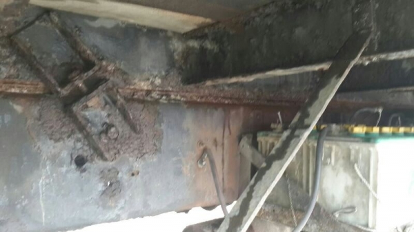 รถมิตซู 10 ล้อ ท้ายลาด FN527M - A  / 190 แรงม้า  ( บรรทุกแท่งน้ำ )  สนใจติดต่อ  081 - 6079515