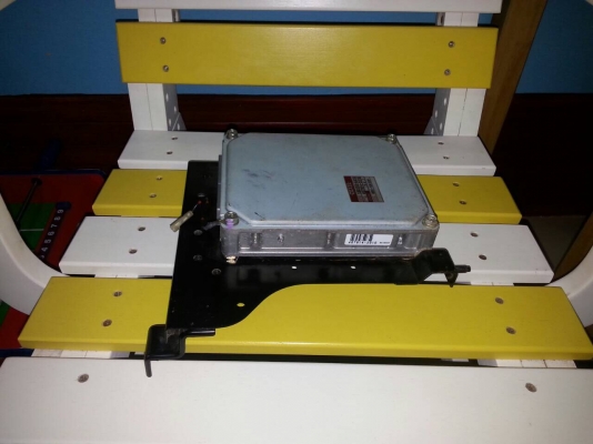 ขายกล่องไฟปี51แท้จากห้างสนใจติดต่อได้ที่0853635720