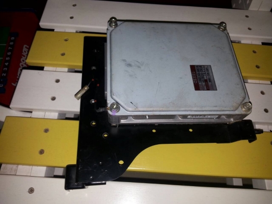 ขายกล่องไฟปี51แท้จากห้างสนใจติดต่อได้ที่0853635720